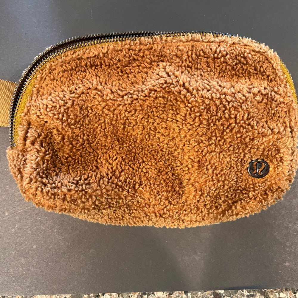 Lululemon Everywhere Belt Bag 1L, Brown Fleece